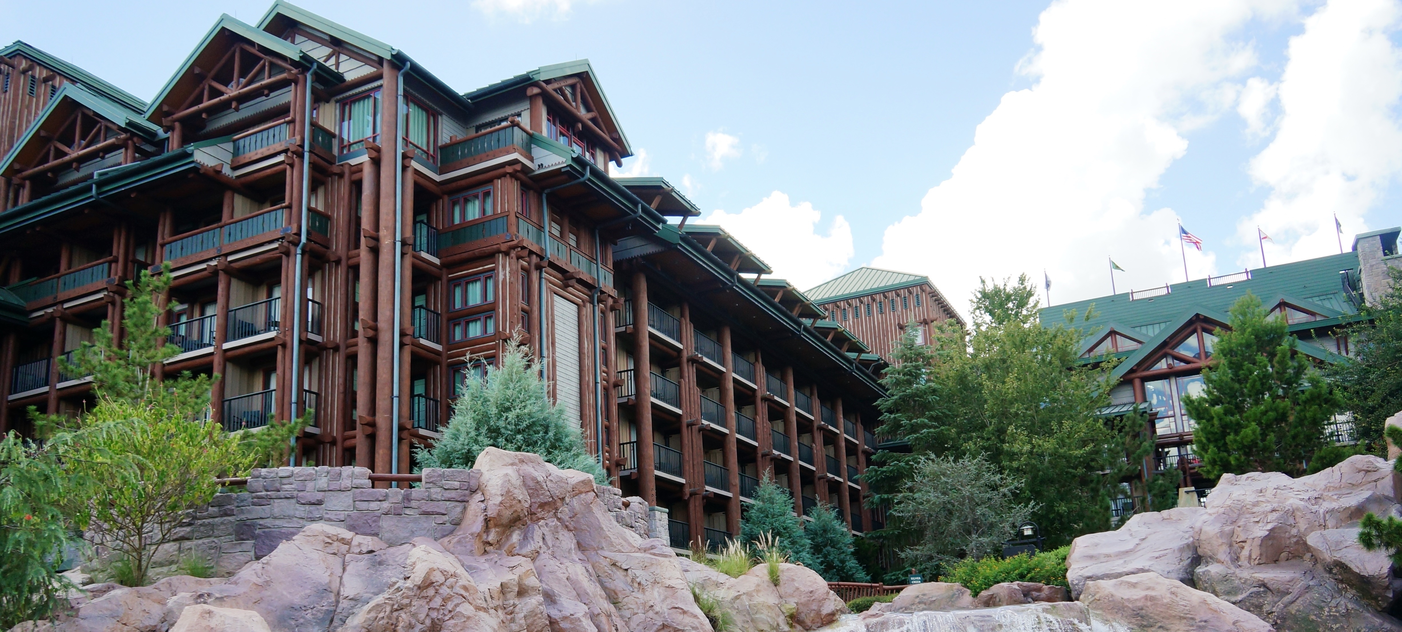Small vs Large DVC Contract: Which Should You Buy?